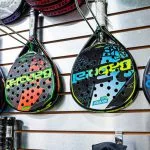 Equipamiento para jugar al pádel: pala, pelotas, calzado y accesorios
